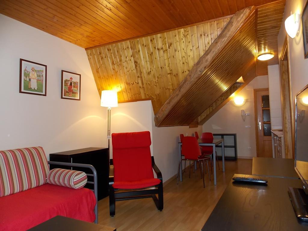 Apartamentos Fidalgo Sandiniés الغرفة الصورة