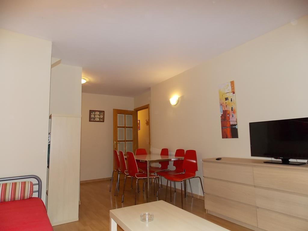 Apartamentos Fidalgo Sandiniés الغرفة الصورة